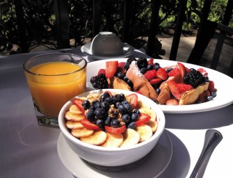 Wolfing Down Breakfast In Waikiki