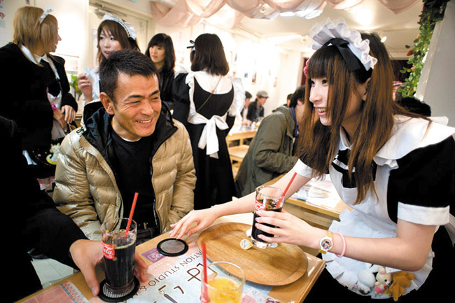 MW-McGarry-102313-MaidCafe