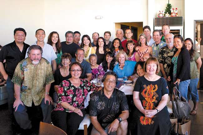 A big group gathered for the KGMB reunion | Jade Moon photo