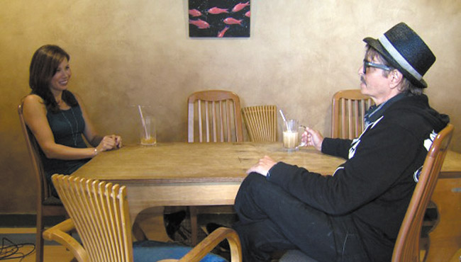 Chatting recently with Pete Hernandez about his famous son | Photo from Hawaii News Now