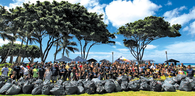 Last year’s cleanup at Kakaako Makai | Photo courtesy Ron Iwami