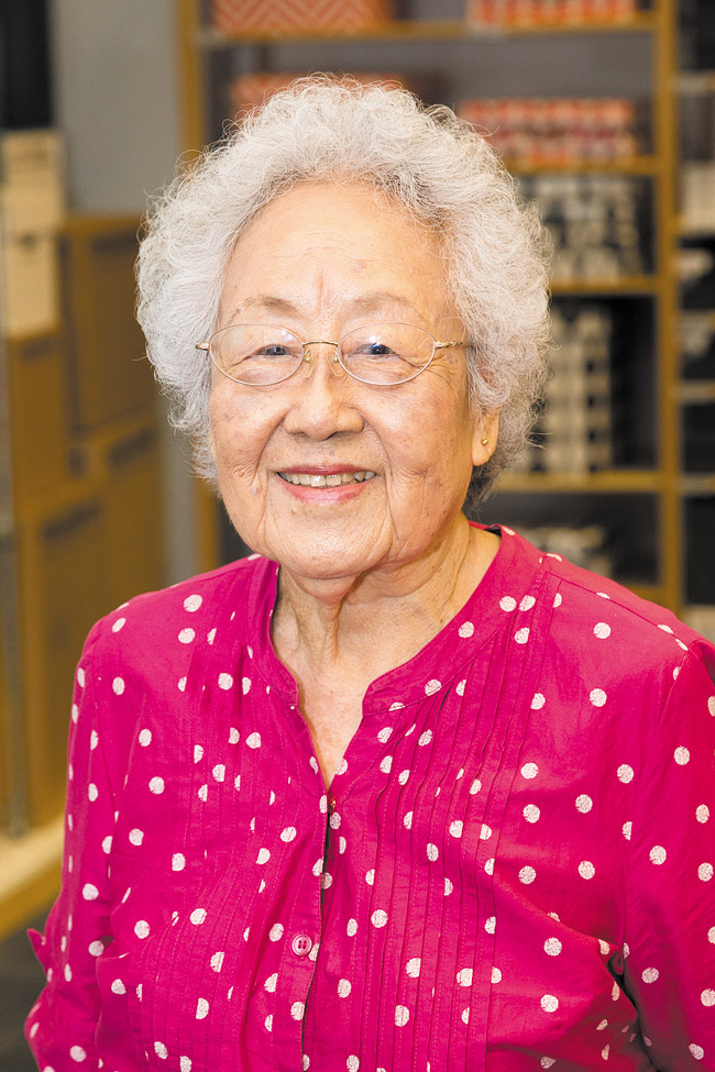 MW-WINNER-091014-DOROTHY-TONG-SIMPLY-ORGANIZED-KAHALA-AC-01