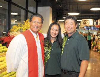 Foodland Farms Ala Moana Opens